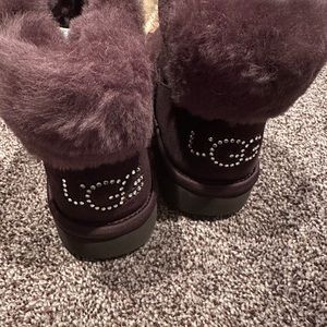Ugg mini boot